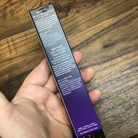 Bnib Keys soulcare blush, highlighter brush, Alicia keys soul care - Picture 4 of 12